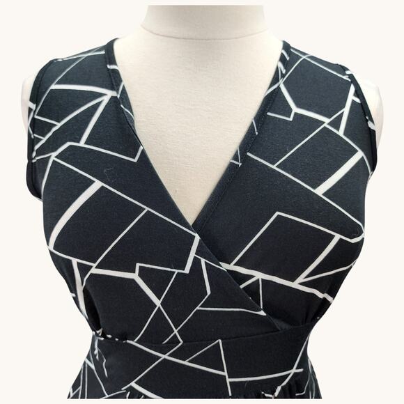 NWT Woosea Women’s XL Maxi Dress Black Geometric Sleeveless Crossover Neckline - Picture 2 of 11
